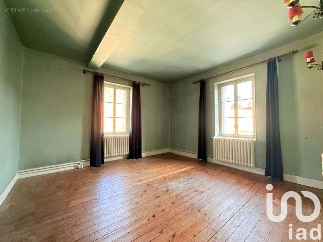 Maison 202 m² à Neuvy-Grandchamp  - photo 9