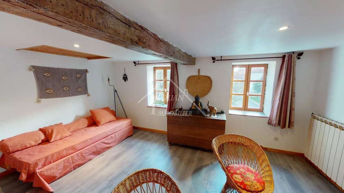 Maison à COUTANSOUZE