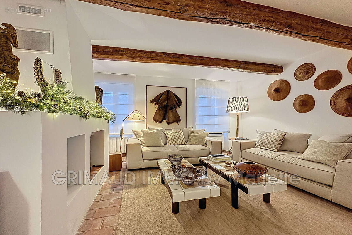 Maison à LA GARDE-FREINET