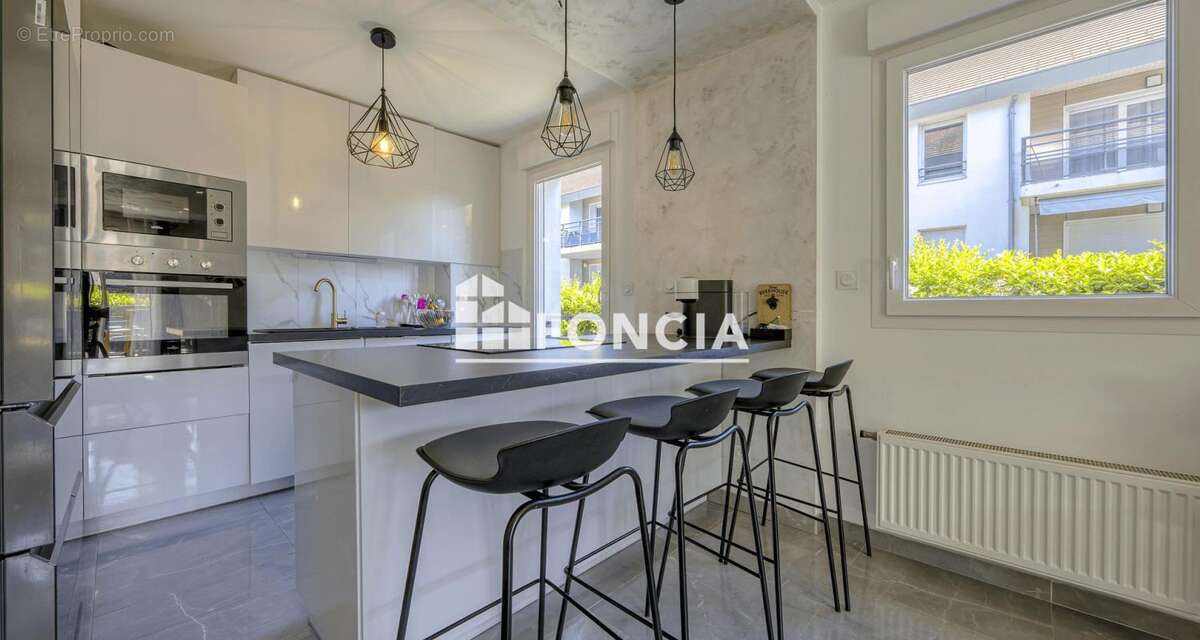 Appartement à POISY