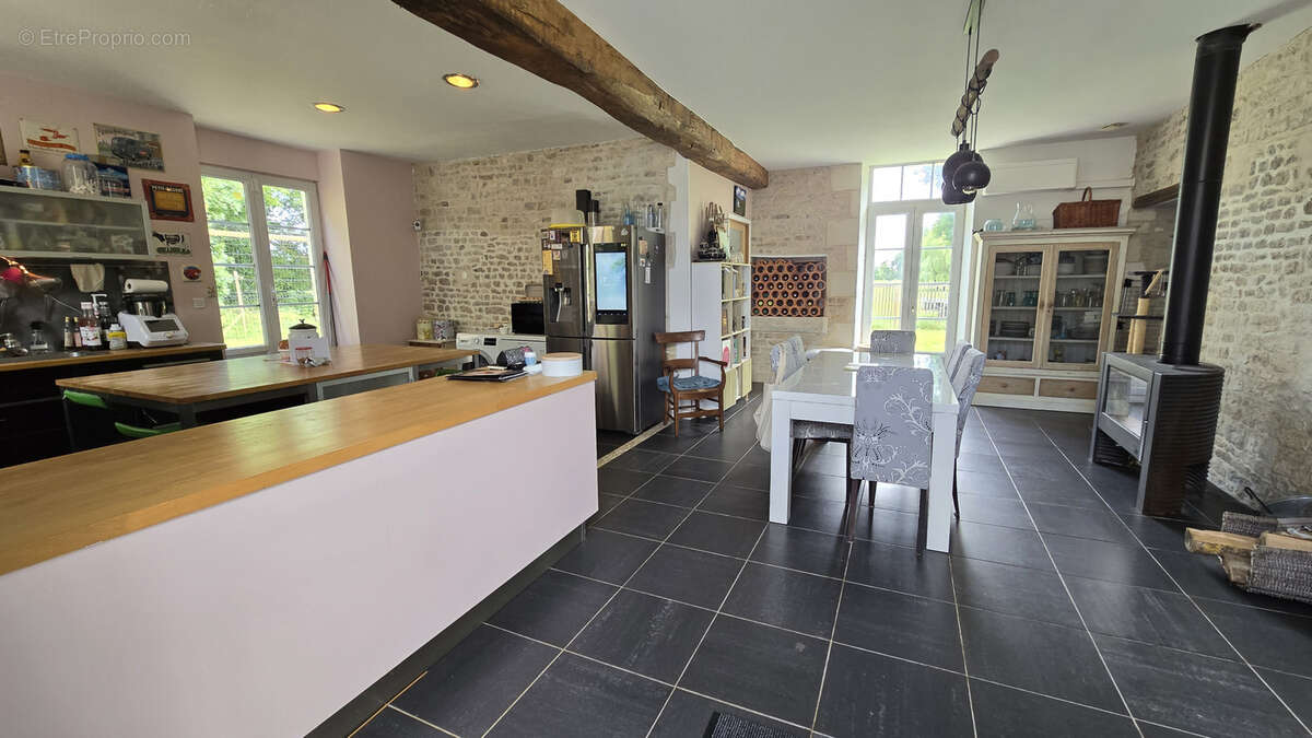 Maison à AIGREFEUILLE-D&#039;AUNIS