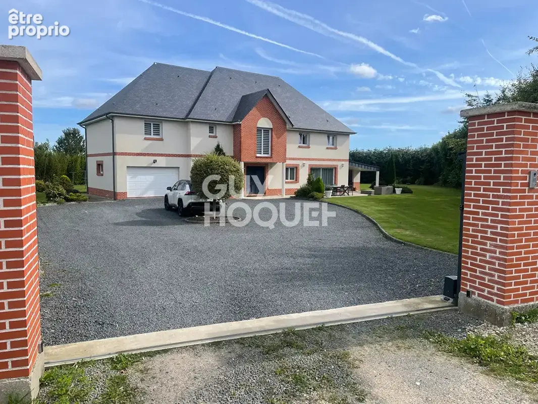 Propriété contemporaine de 309 m², 5 chambres, cinéma privé et terrain de 2 600 m² - photo 1