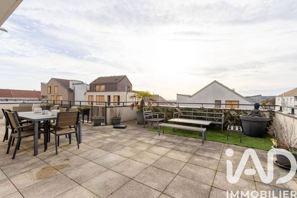 Photo 1 - Appartement à JOUY-LE-MOUTIER