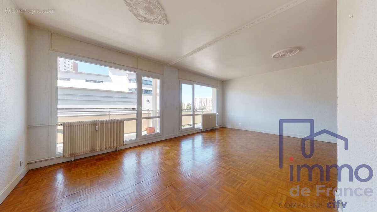 Appartement 83 m² à Saint-Etienne  - photo 2