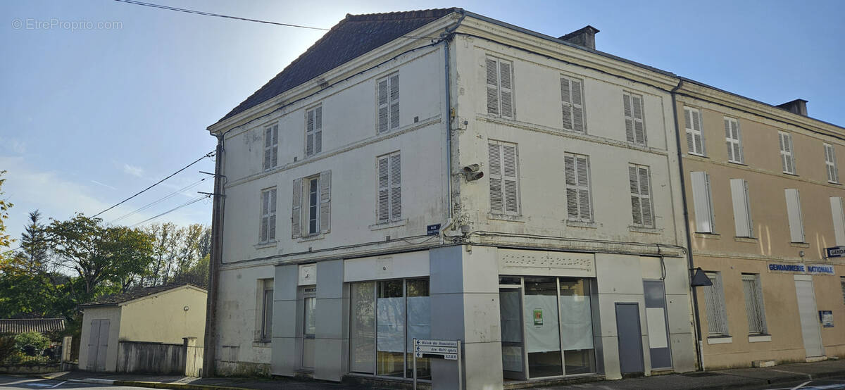 Appartement à CHALAIS