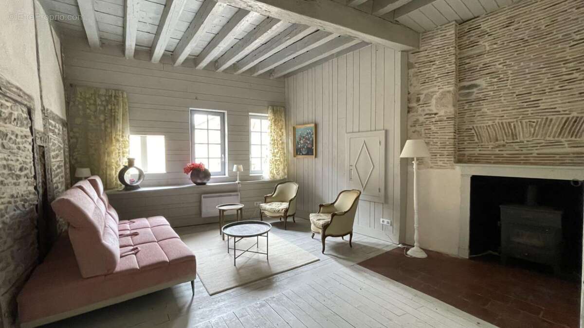 Maison 94 m² à Thiers  - photo 4