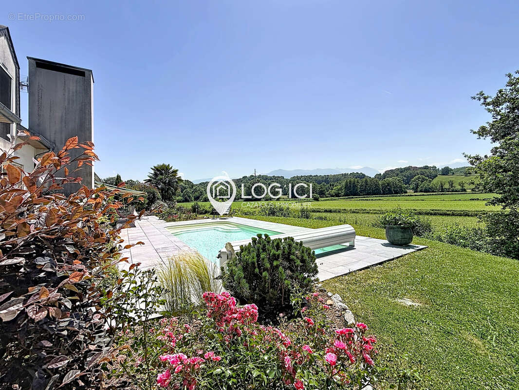 Maison à COARRAZE