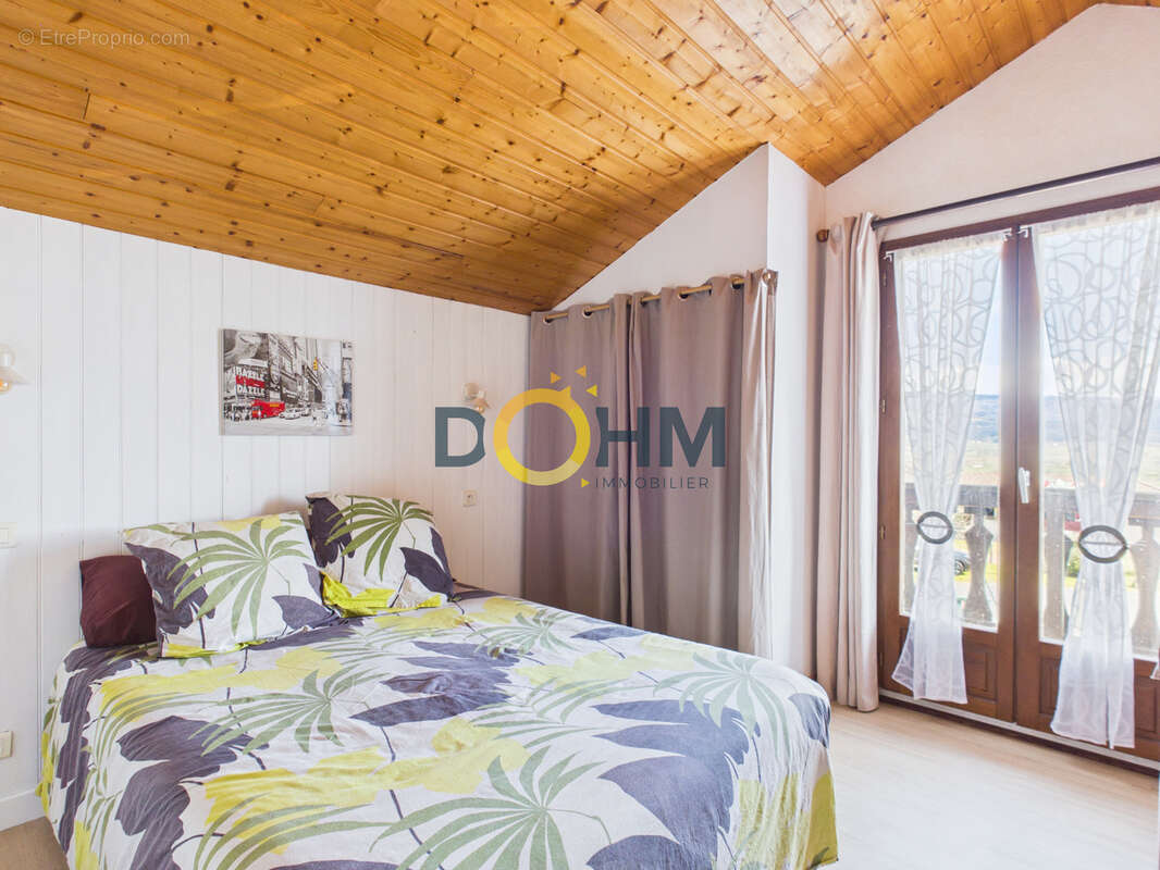 A vendre chalet a saint-ferreol des cotes, 3 chambres, grande piece de vie - photo 12