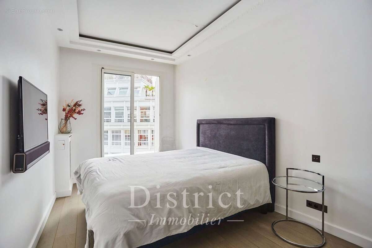 Appartement à PARIS-8E