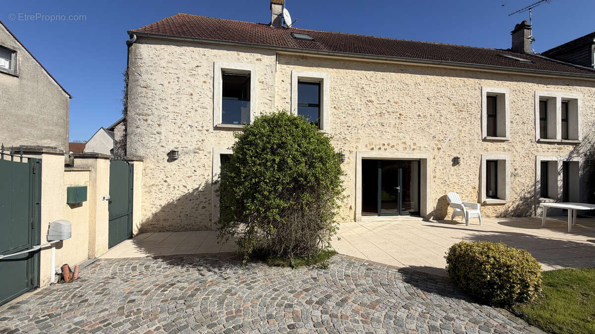 Maison à MONTFORT-L'AMAURY