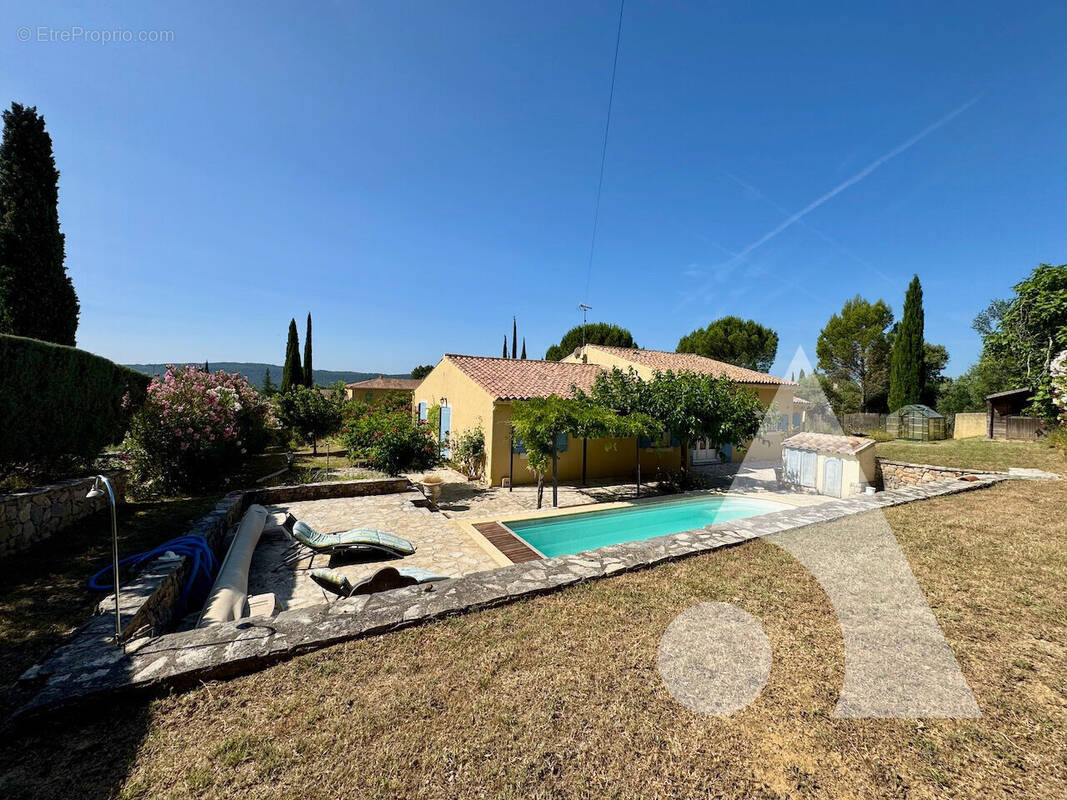 Maison à VILLECROZE