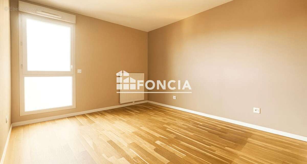 Appartement à DECINES-CHARPIEU