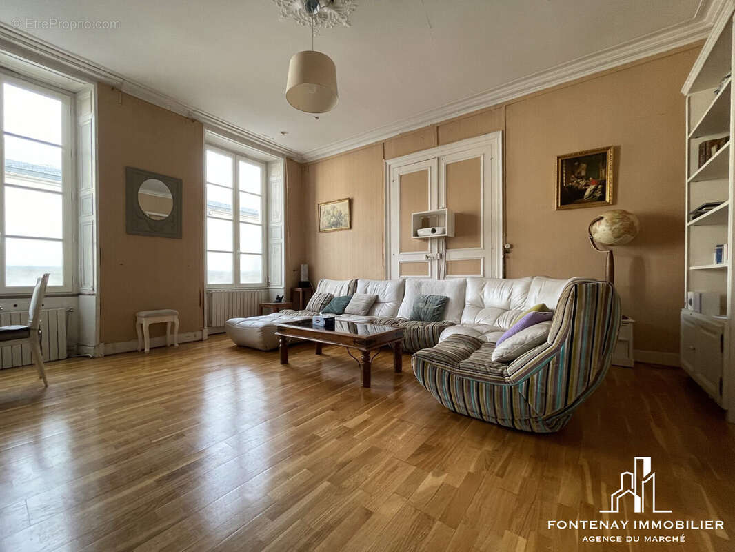 Maison à FONTENAY-LE-COMTE