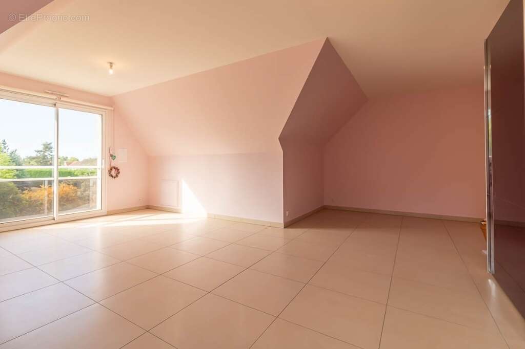 Maison à SELLES-SAINT-DENIS