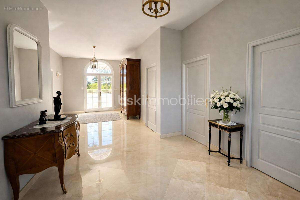 PROPRIÉTÉ 483m2 - photo 3