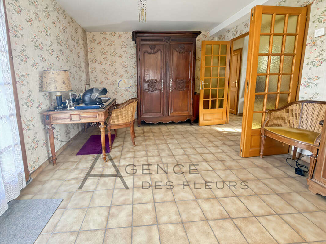 Maison 141 m² à Saint-Aubin-Les-Elbeuf  - photo 5