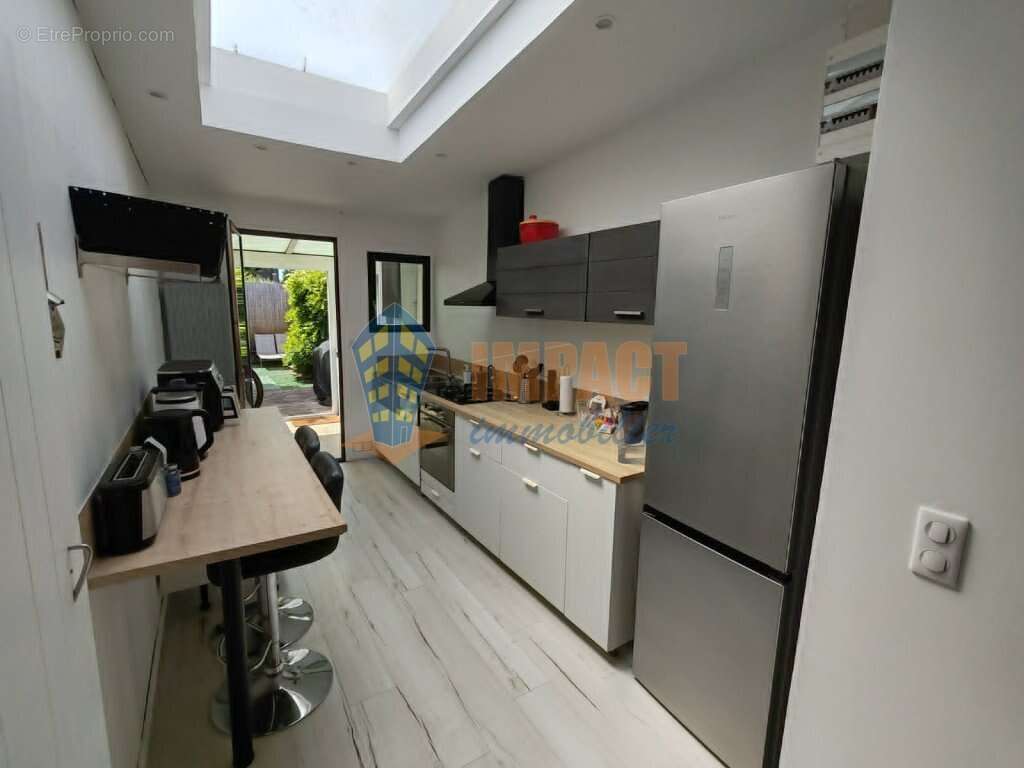 Jolie 1930 rénovée avec goût, 3 chambres, jardin, quartier calme et agréable - photo 4