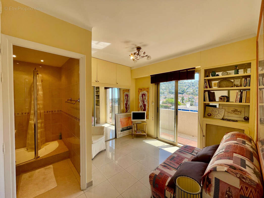 Appartement à LE CANNET
