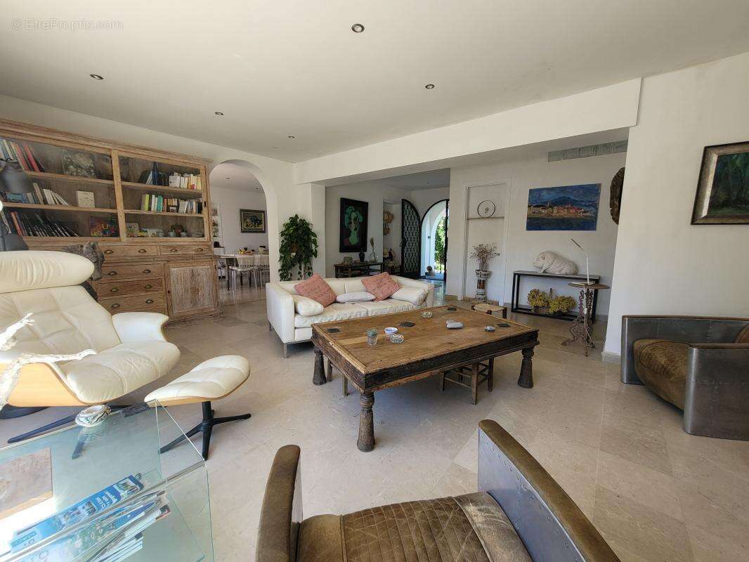 Maison à SIX-FOURS-LES-PLAGES