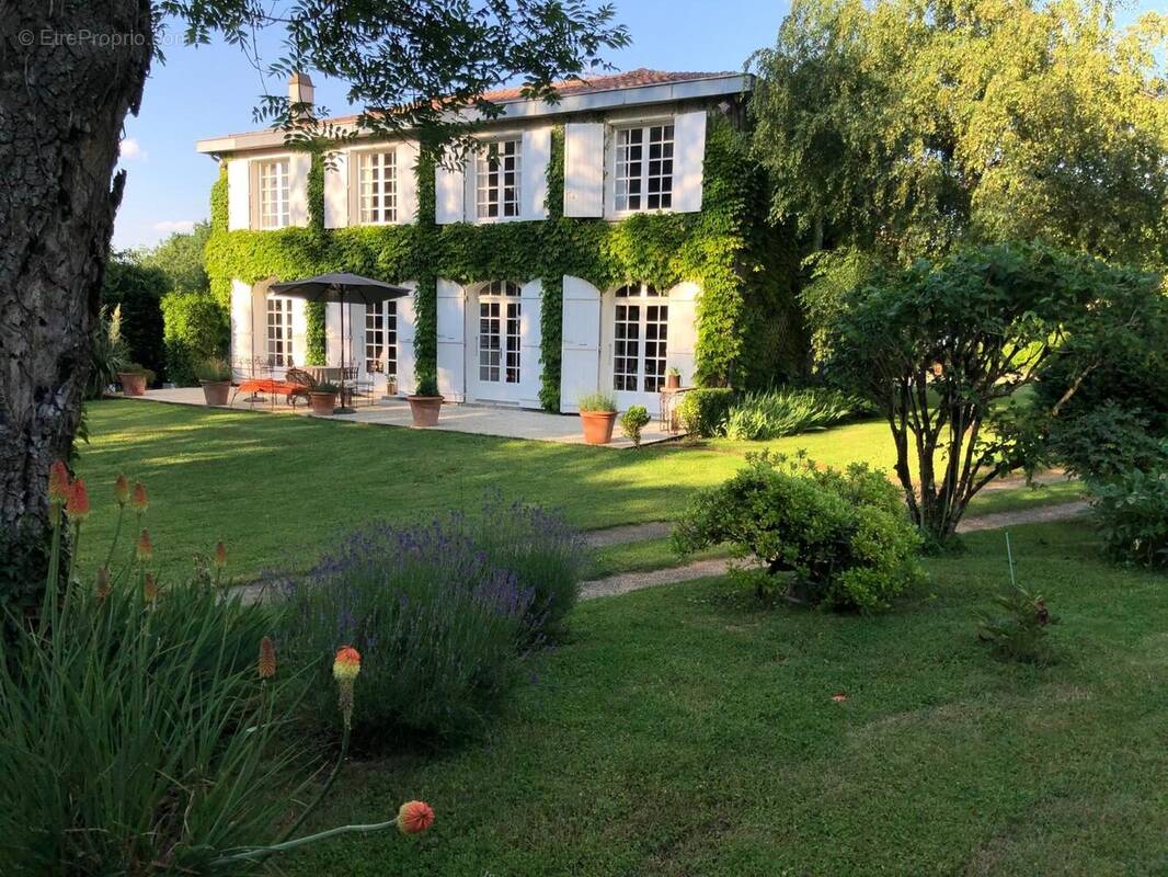 Maison à LA CRECHE