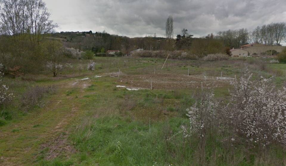 Terrain à RENNEVILLE