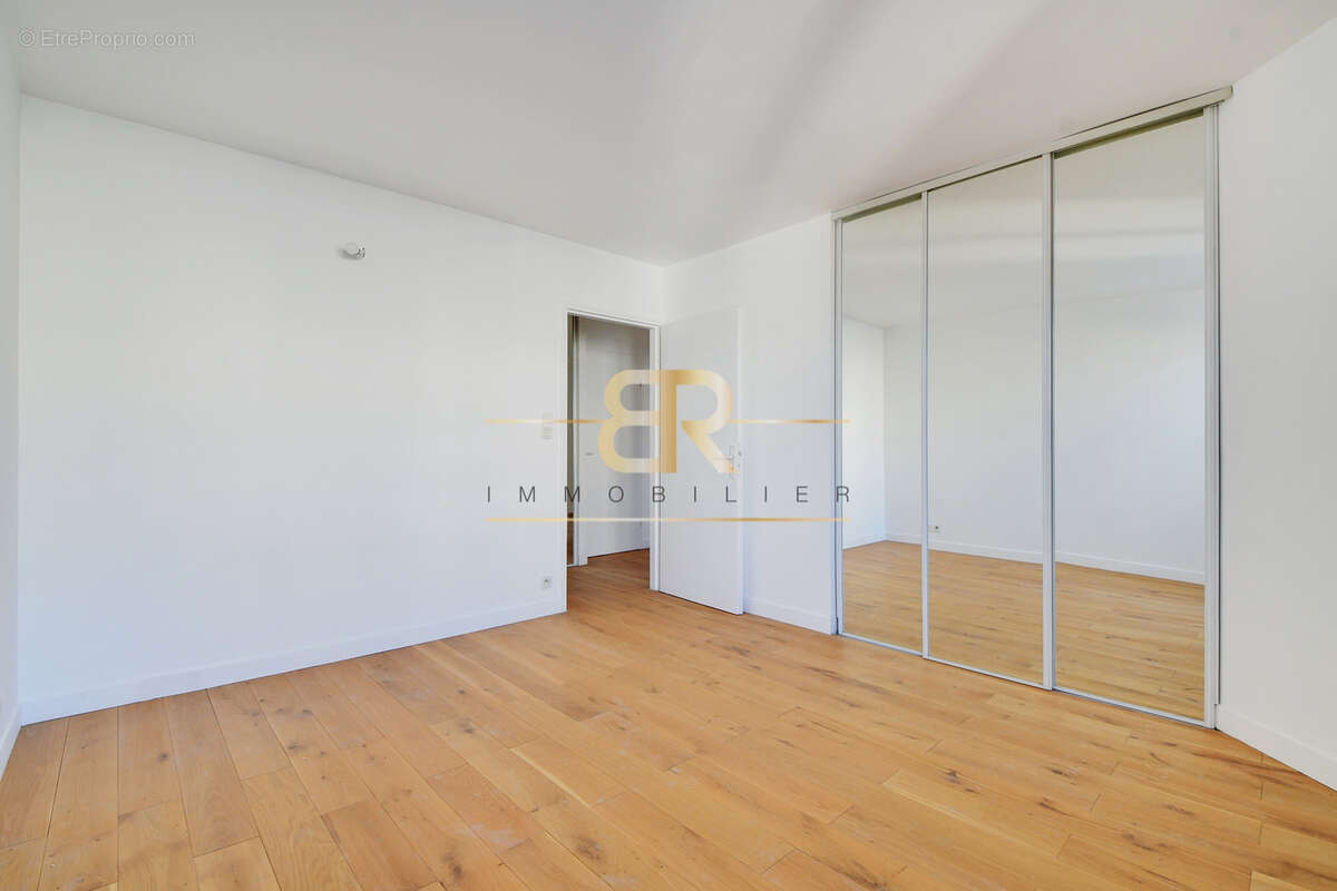 Appartement à SURESNES