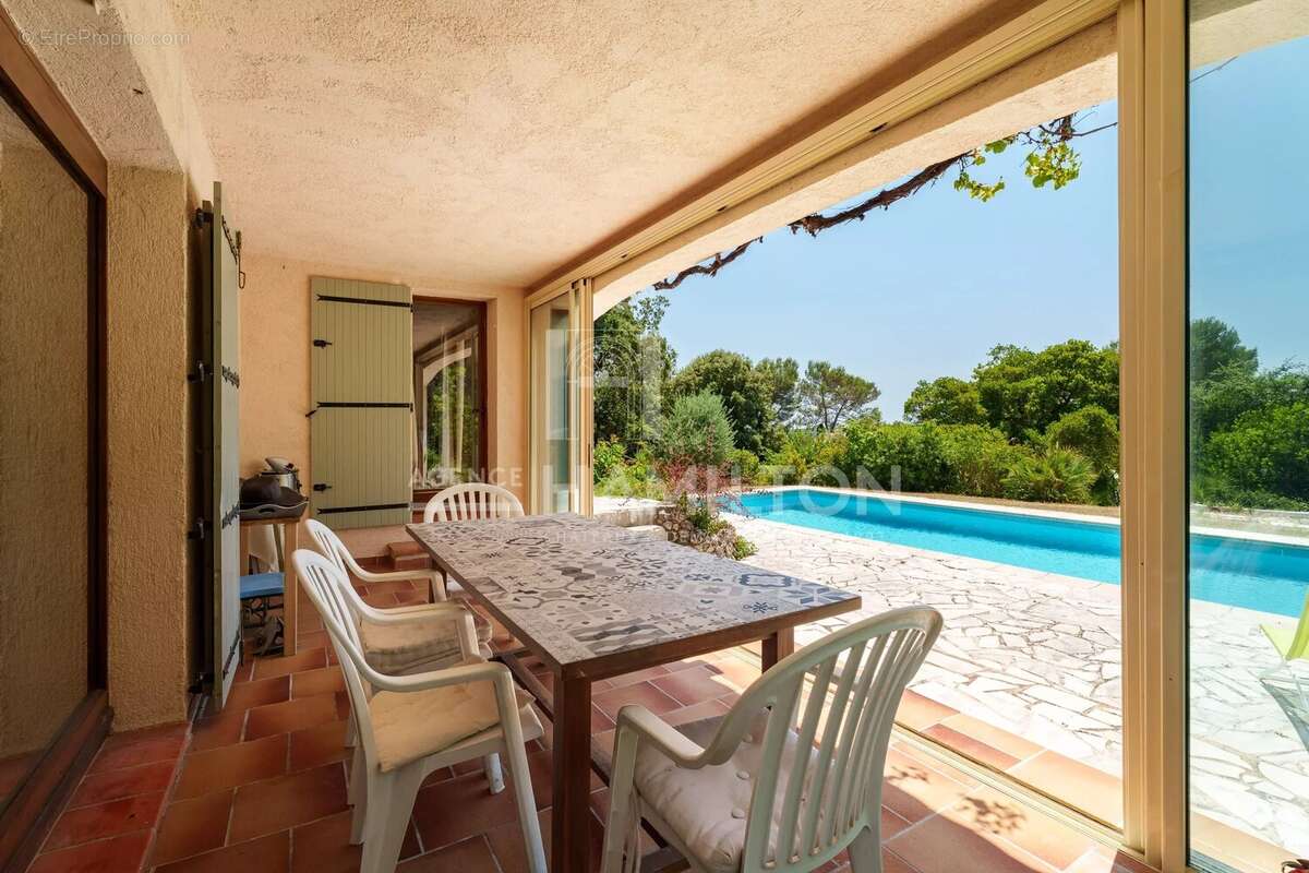 Maison à VALBONNE