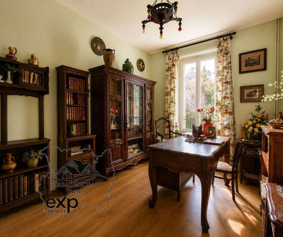 Maison 182 m² à Le Chambon-Sur-Lignon  - photo 9