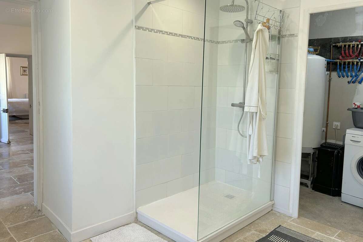 Maison de caractère rénovée de 3 à 4 chambres - photo 10