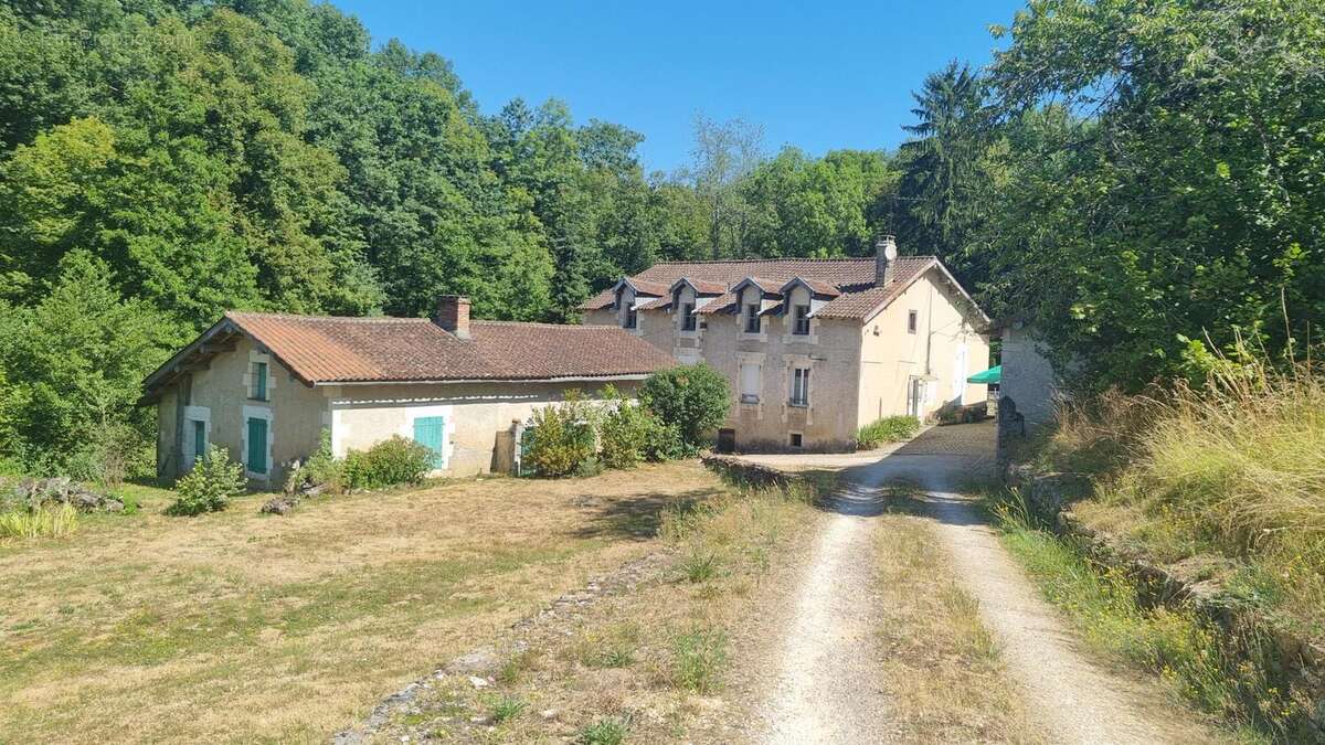 20250711_111758 - Maison à SAINT-MARTIAL-DE-VALETTE