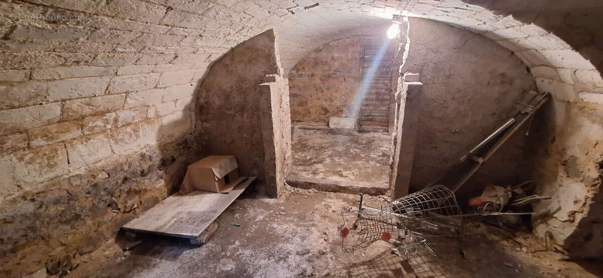 Appartement à VILLENEUVE-L'ARCHEVEQUE