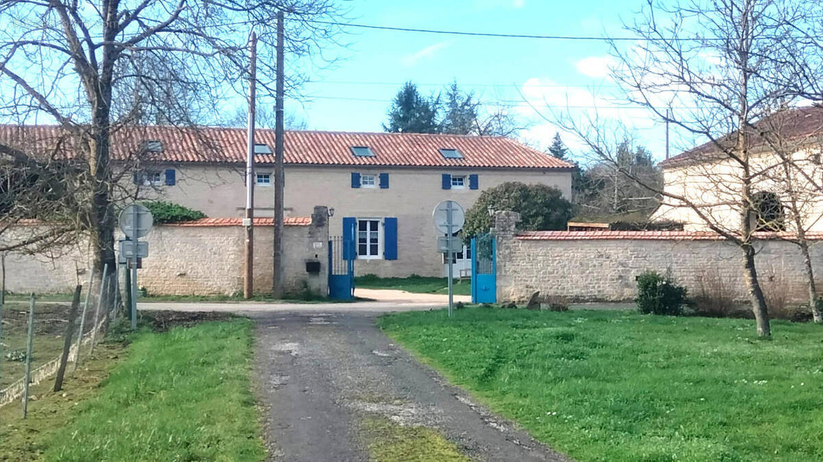 OVERVIEW - Maison à CHENON