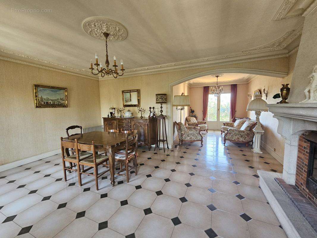 Maison à COURNONTERRAL