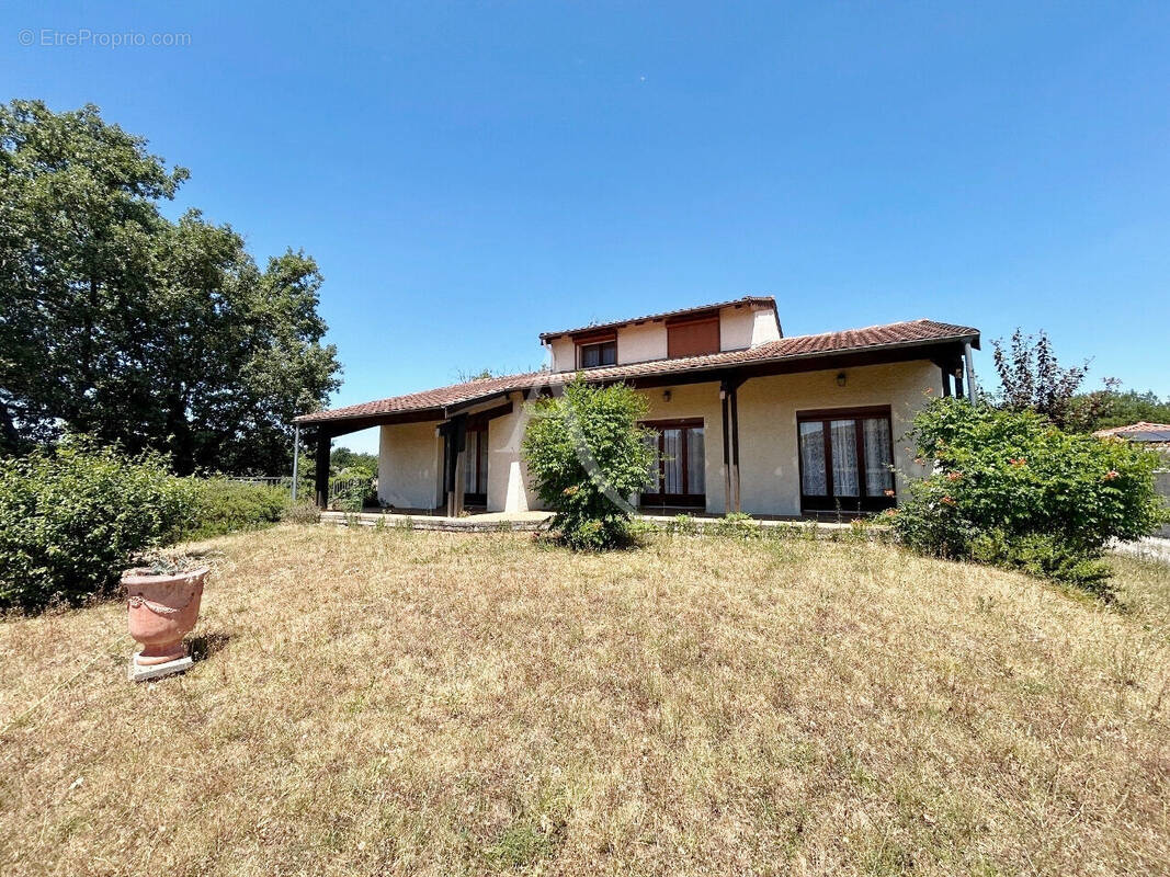 Maison à MONDONVILLE