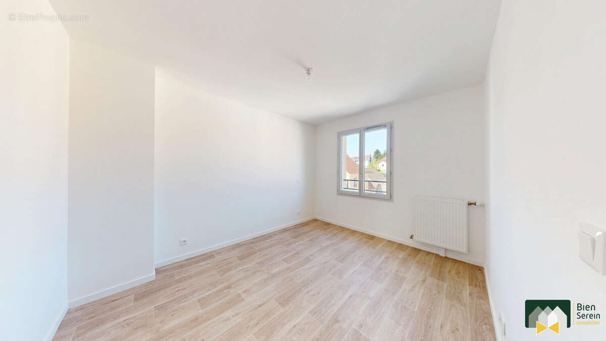 Maison 94 m² à Chartres  - photo 8