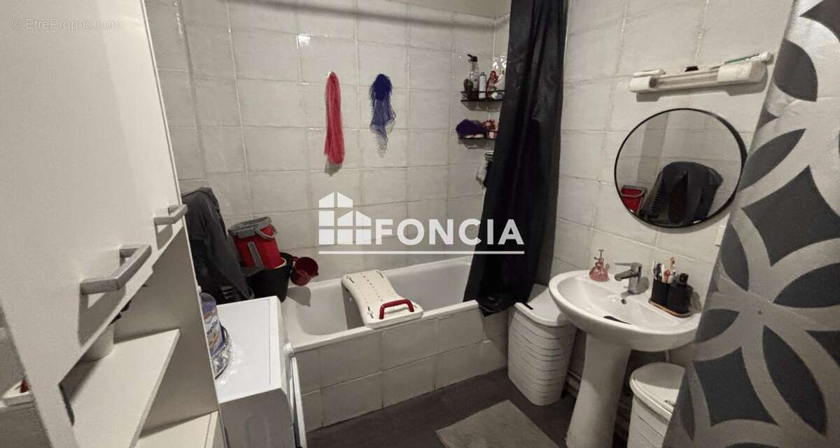 Appartement à MARSEILLE-3E