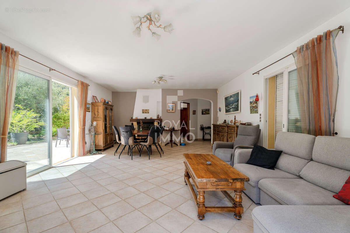 Maison à LA VALETTE-DU-VAR