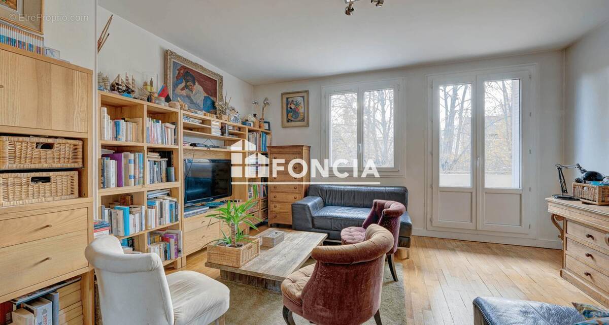 Appartement à BOURG-LA-REINE