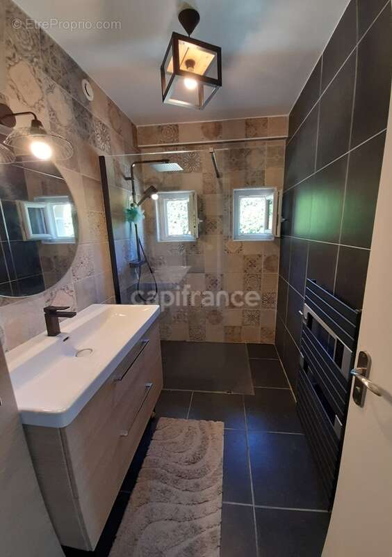 Maison à vendre 6 pièces LOCRONAN (29180)- Parcelle de 656 m2- Surface habitable: 151.82m2 -4 chambres- 2 salles d'eau- garage- - photo 9