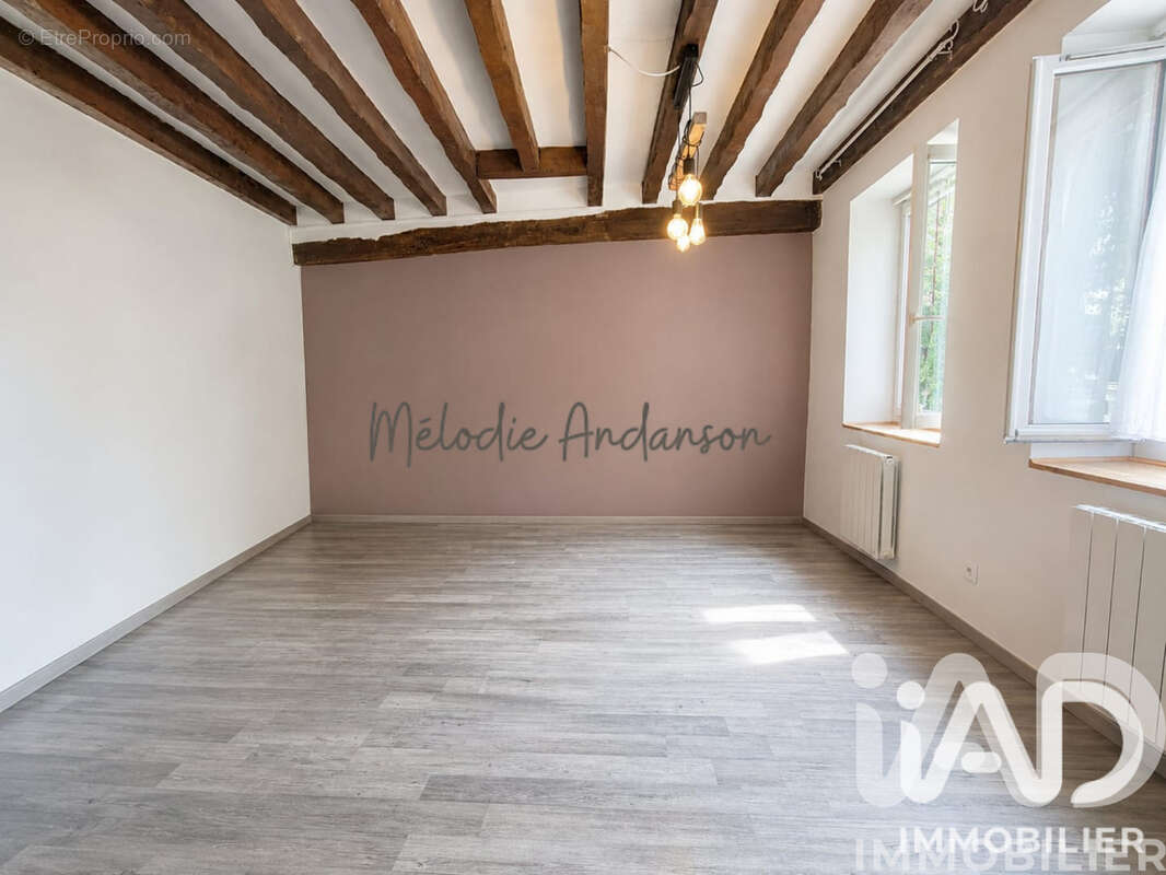 Maison 67 m² à Saint-Jean-Les-Deux-Jumeaux  - photo 4