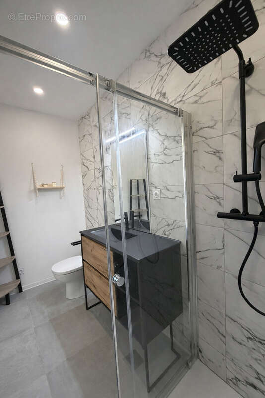 Appartement à SAINT-LAURENT-D'AIGOUZE