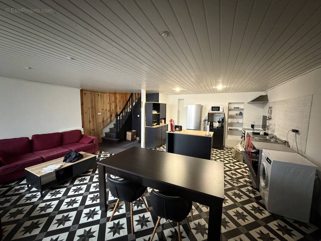 Maison à SAINT-HERBLON