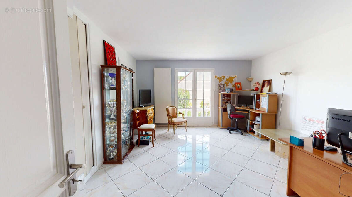 Maison à COUBRON