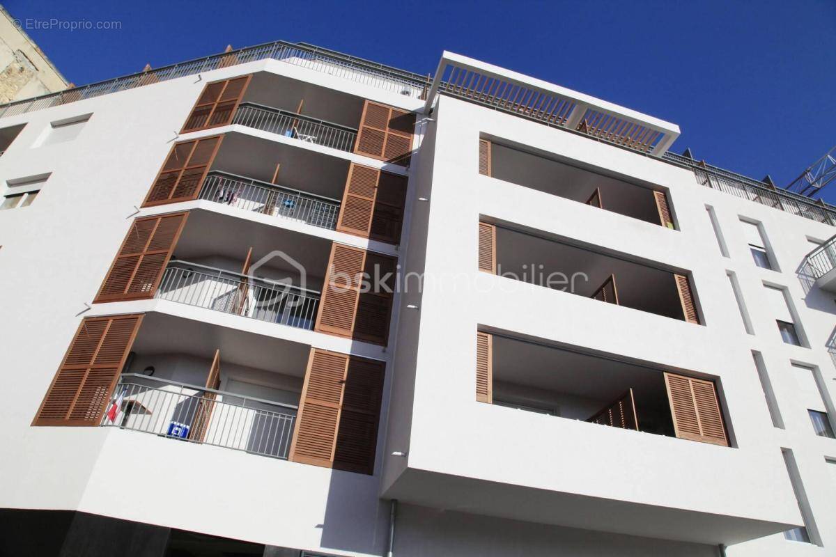 Appartement à MARSEILLE-5E