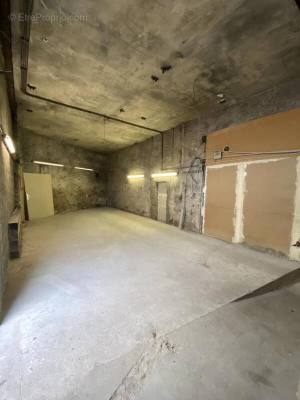 IMG_2510 - Commerce à REMIREMONT