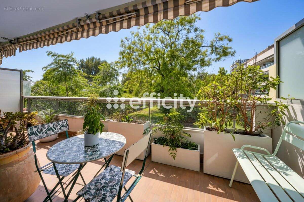 Appartement à MARSEILLE-8E