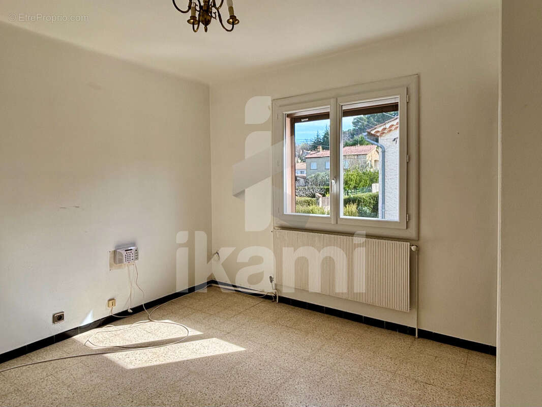 Maison à BAGNOLS-SUR-CEZE