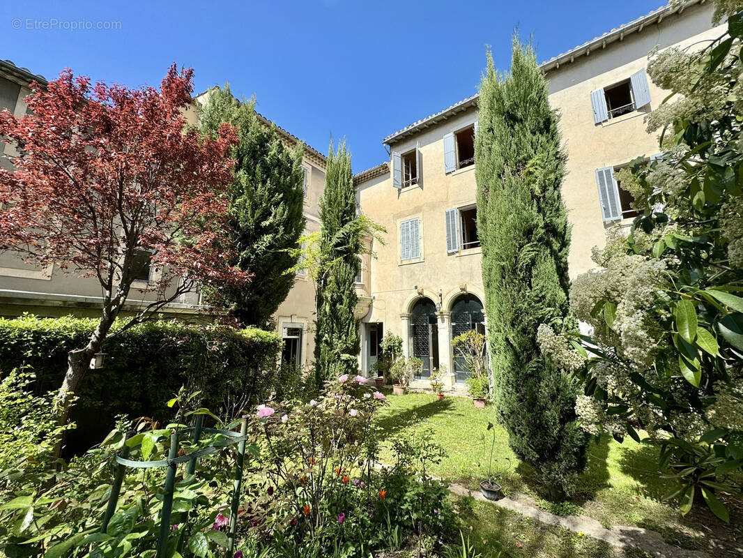 Maison à L'ISLE-SUR-LA-SORGUE