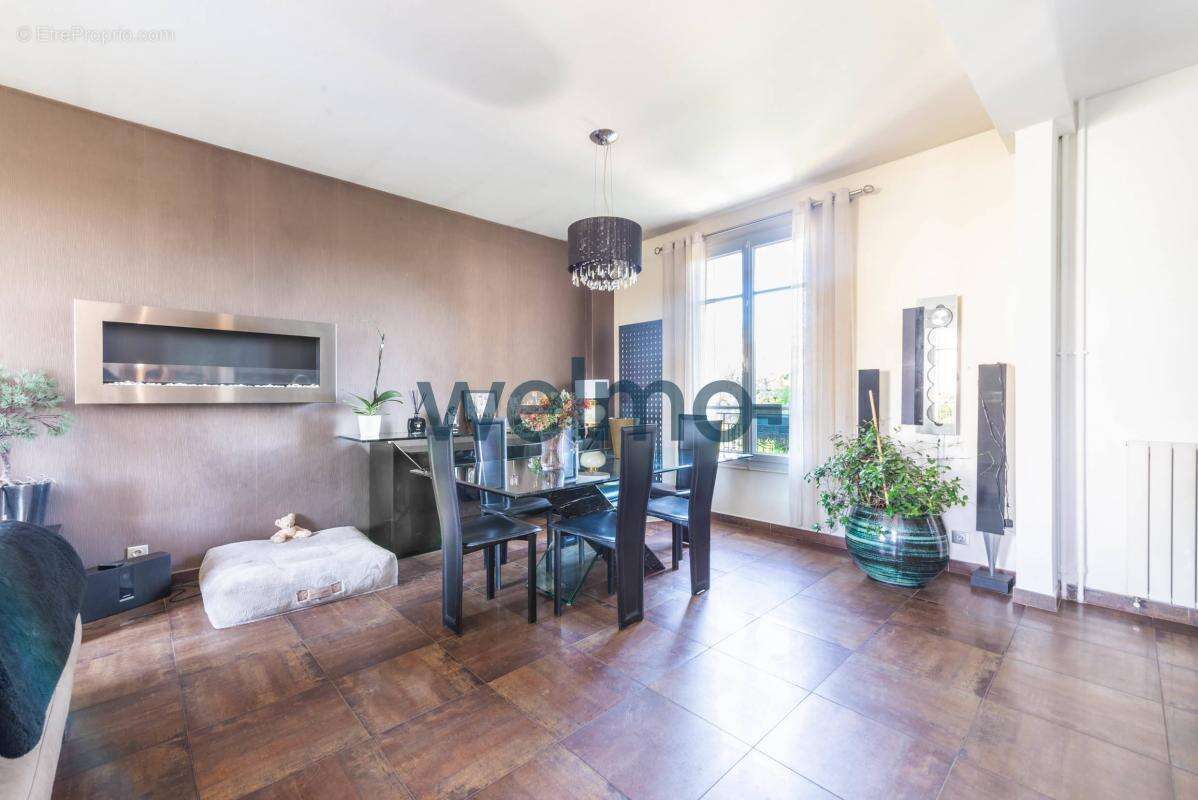 Maison à SARTROUVILLE