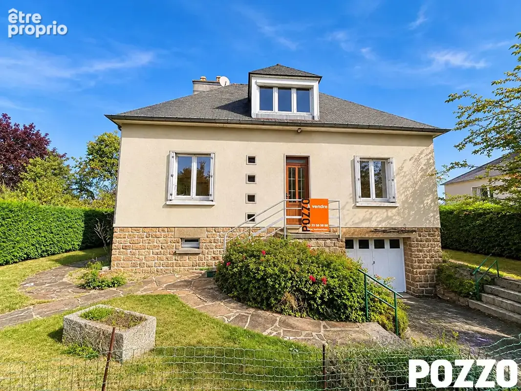 A Vendre - Saint Hilaire Du Harcouet - Maison 6 pièce(s) - CENTRE-VILLE - GARAGE - JARDIN - photo 3